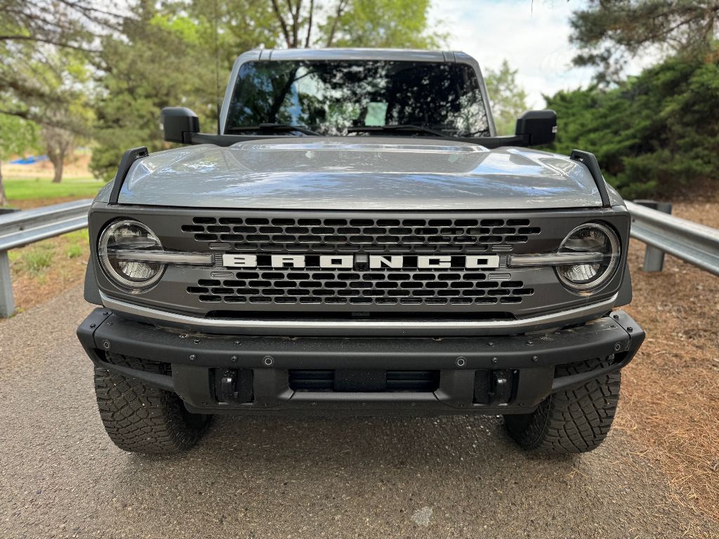 2024 Ford Bronco Badlands photo 2