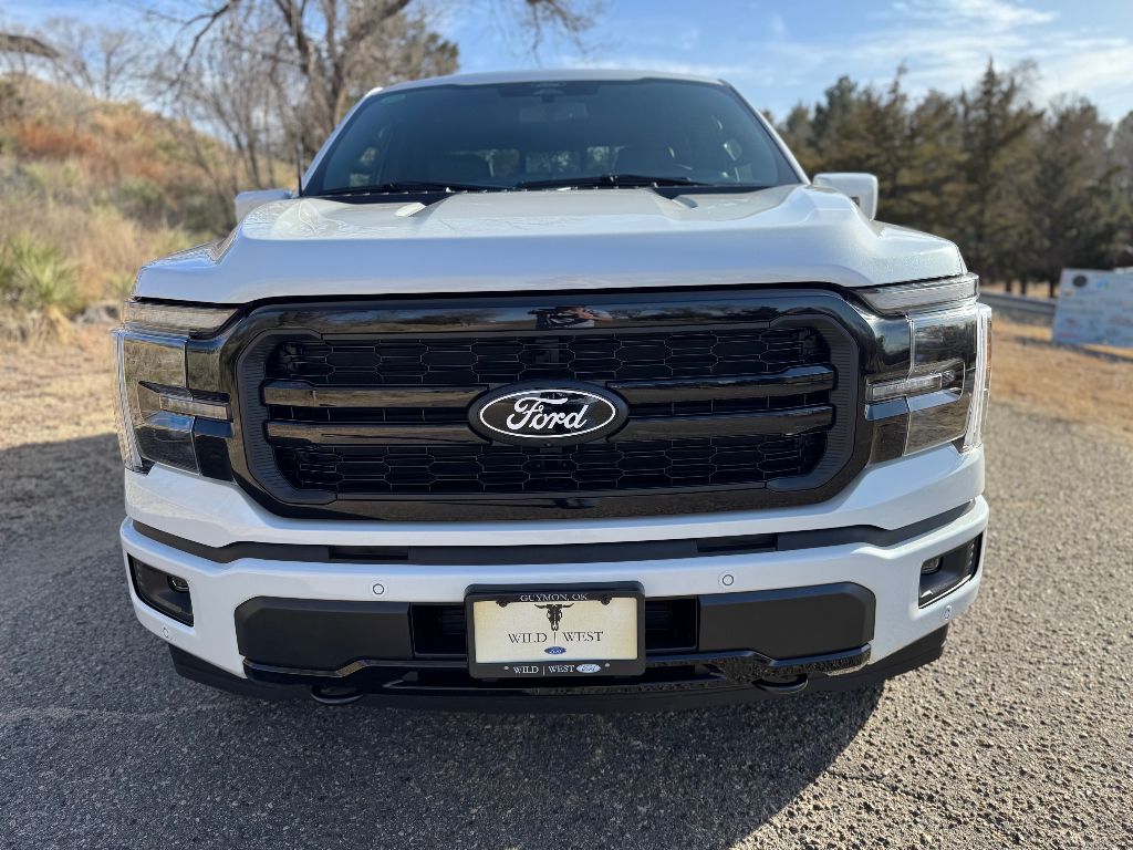2025 Ford F-150 Lariat photo 2