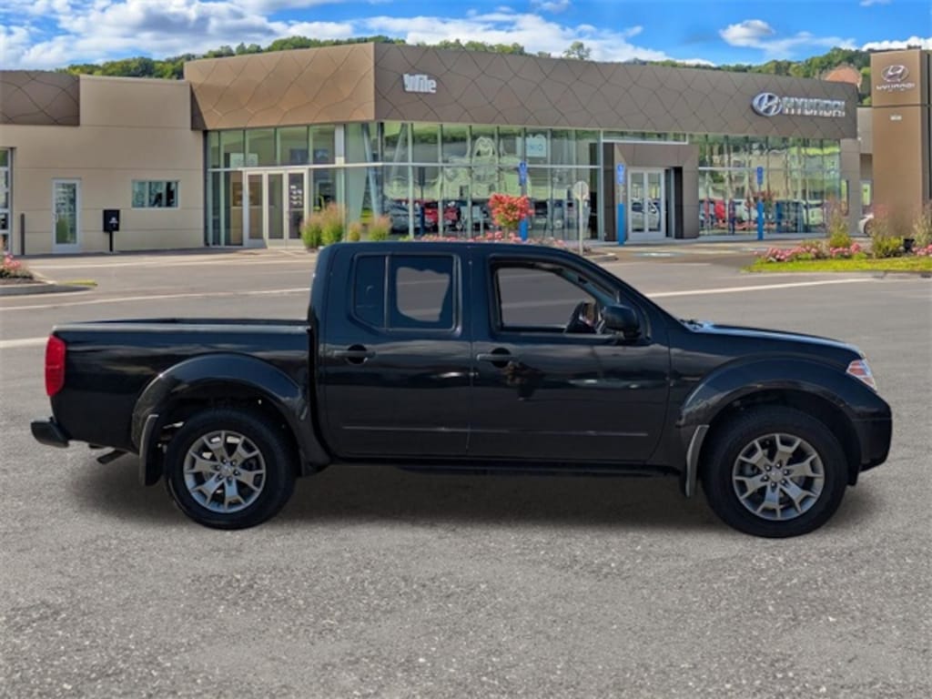 Used 2020 Nissan Frontier SV Truck Crew Cab