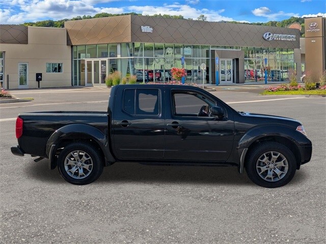 2020 Nissan Frontier SV photo 2