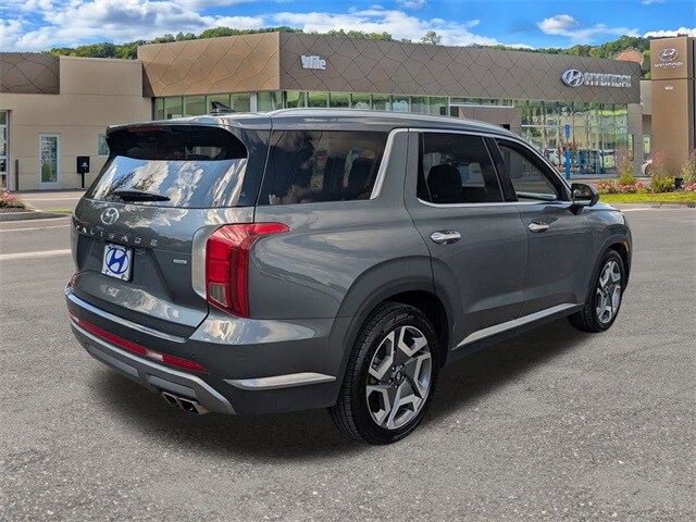 2024 Hyundai Palisade Limited photo 3