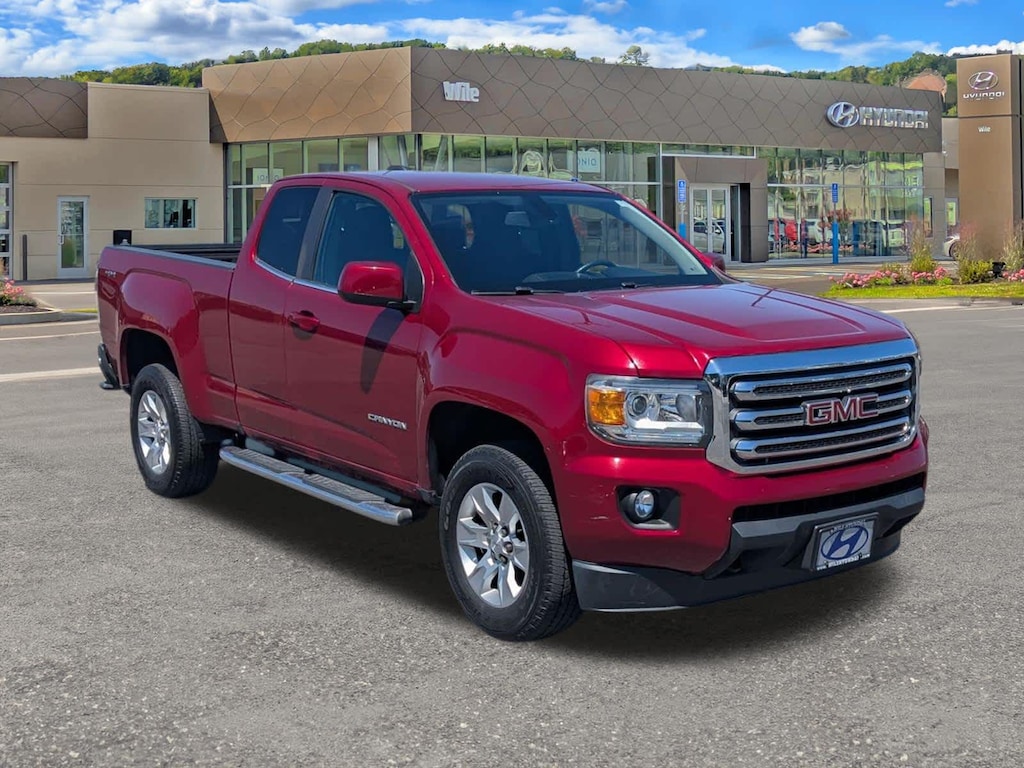 Used 2017 GMC Canyon 4WD SLE Ext Cab 128.3 Truck
