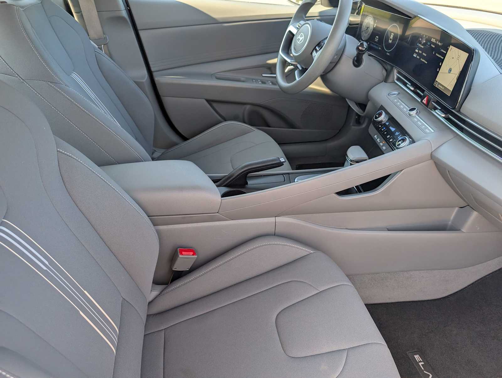 2024 Hyundai Elantra SEL - Photo 29