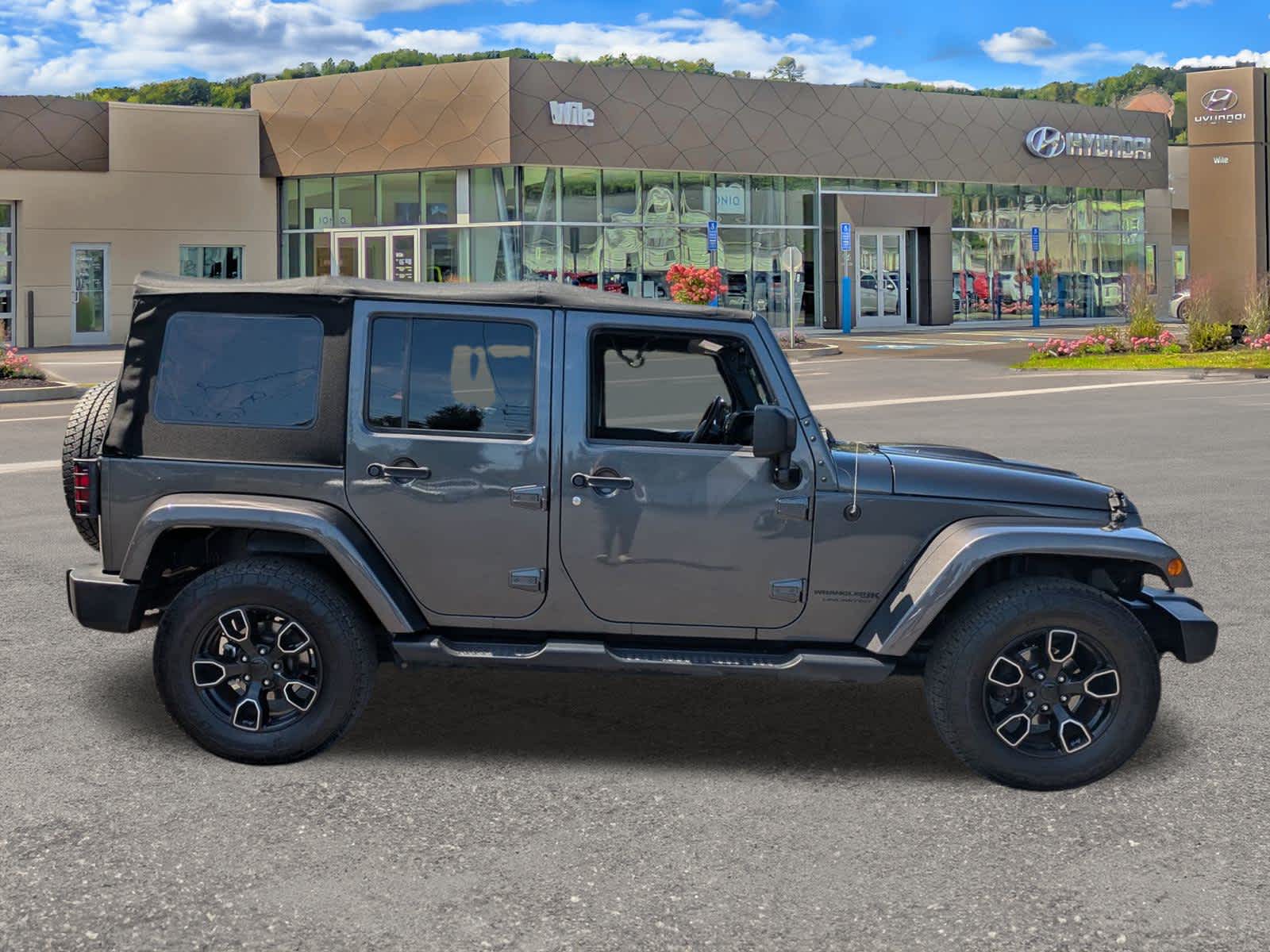Used 2018 Jeep Wrangler JK Unlimited Altitude with VIN 1C4BJWEG2JL849030 for sale in New London, CT