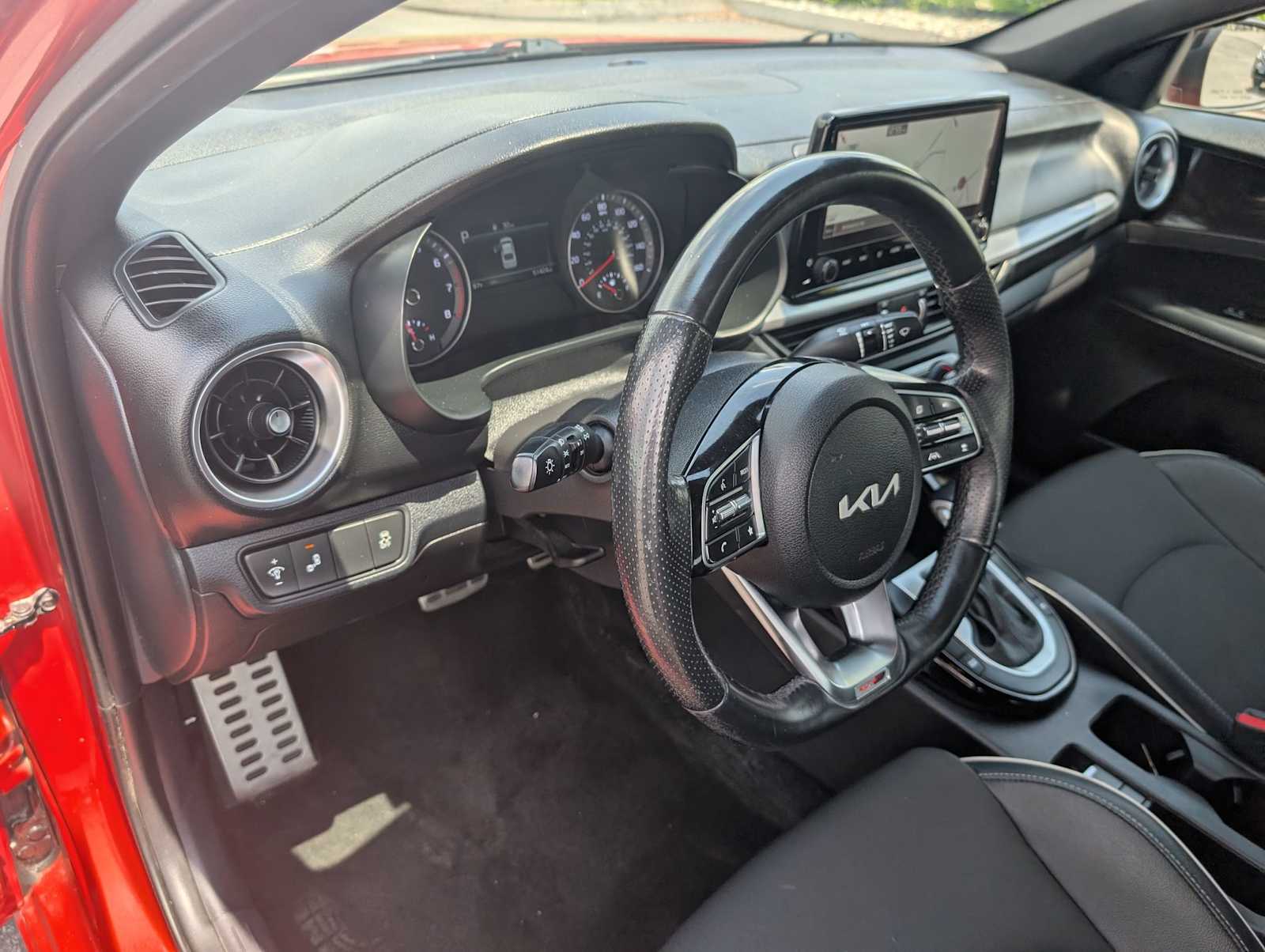 2022 Kia FORTE GT-Line - Photo 9