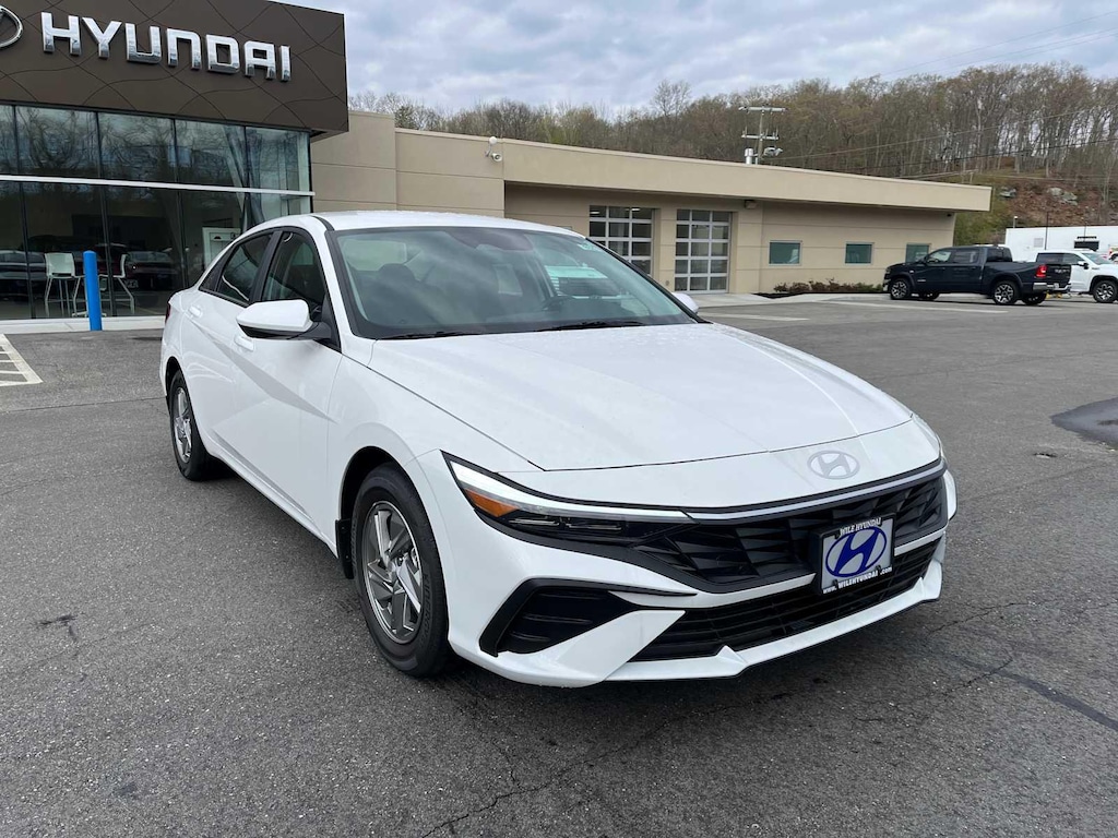 New 2026 Hyundai Elantra SE Sedan