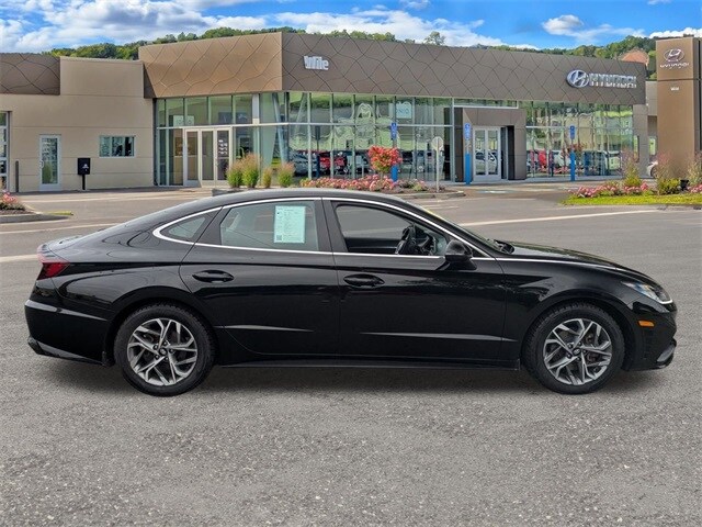 2023 Hyundai Sonata SEL photo 2