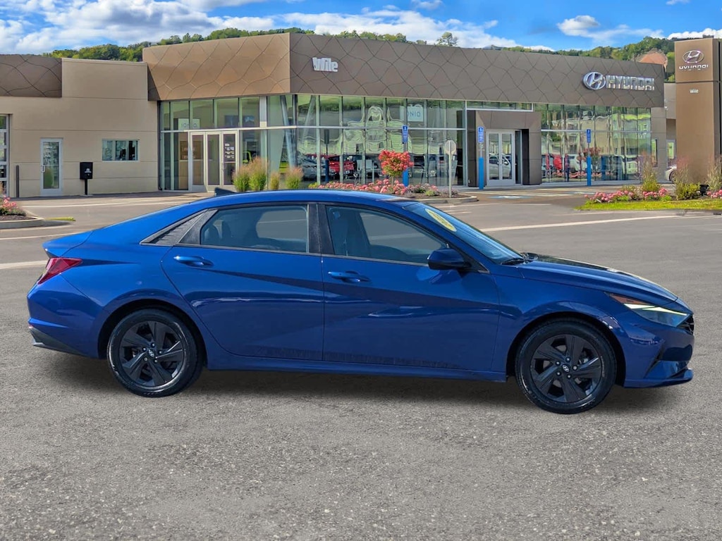 Used 2022 Hyundai Elantra SEL Sedan