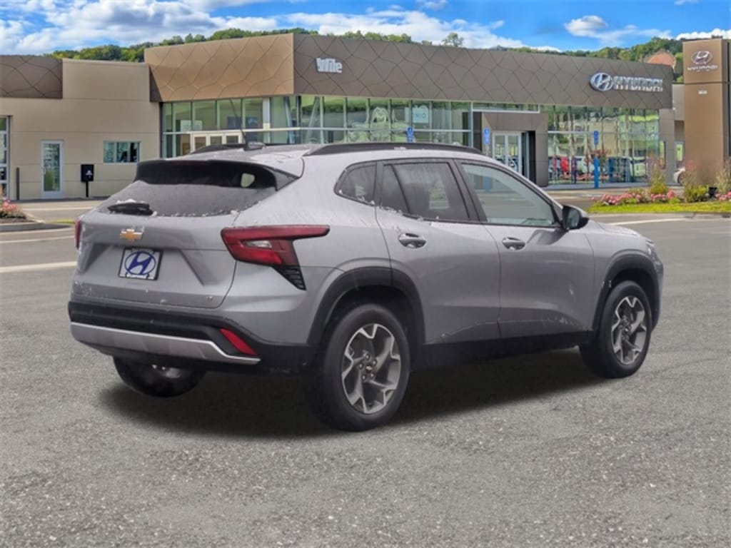 Certified 2025 Chevrolet Trax LT SUV