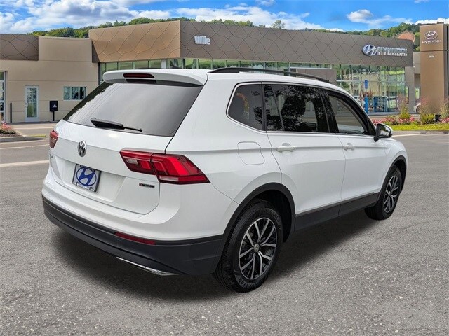 2021 Volkswagen Tiguan SE photo 2