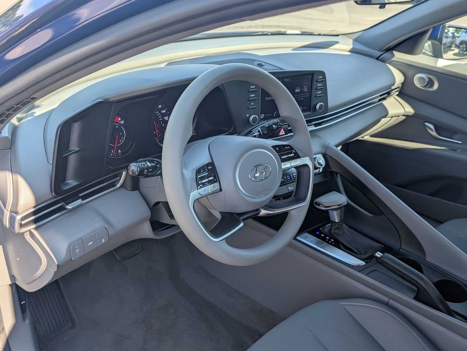 2022 Hyundai Elantra SEL - Photo 11