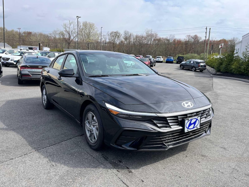 New 2026 Hyundai Elantra SE Sedan