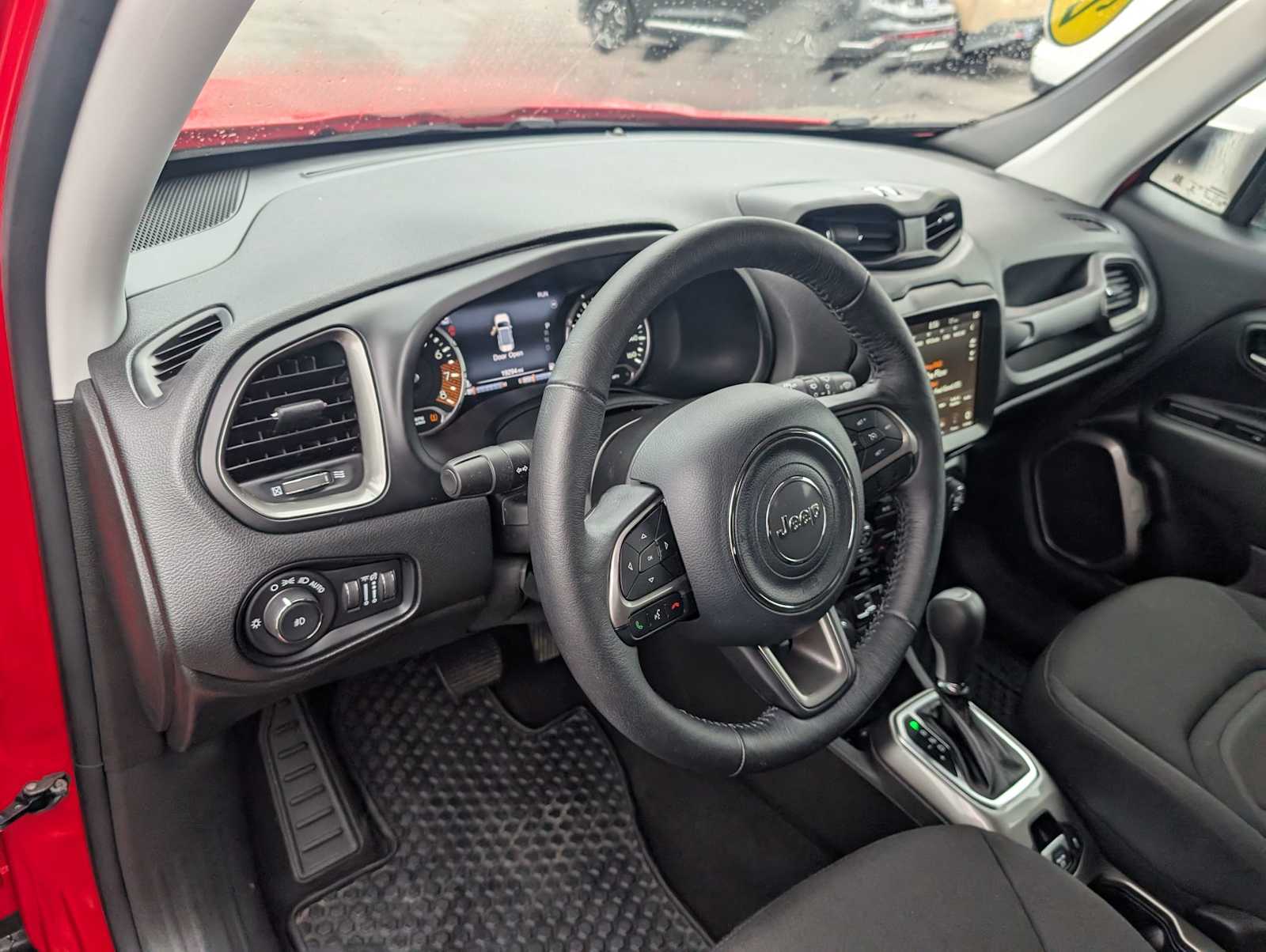 2022 Jeep Renegade Latitude - Photo 12