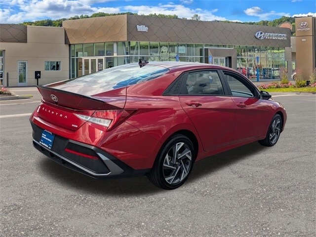 2025 Hyundai Elantra Hybrid SEL Sport photo 3