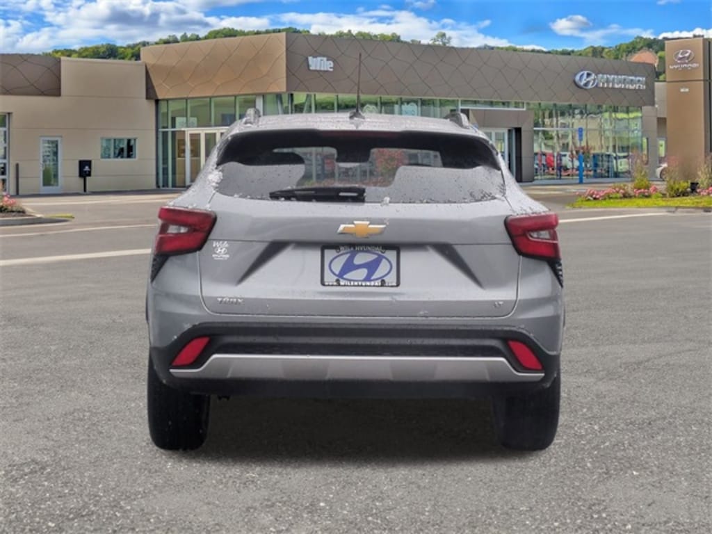 Certified 2025 Chevrolet Trax LT SUV