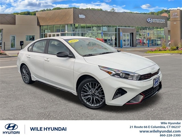 2023 Kia Forte GT-LINE's photo