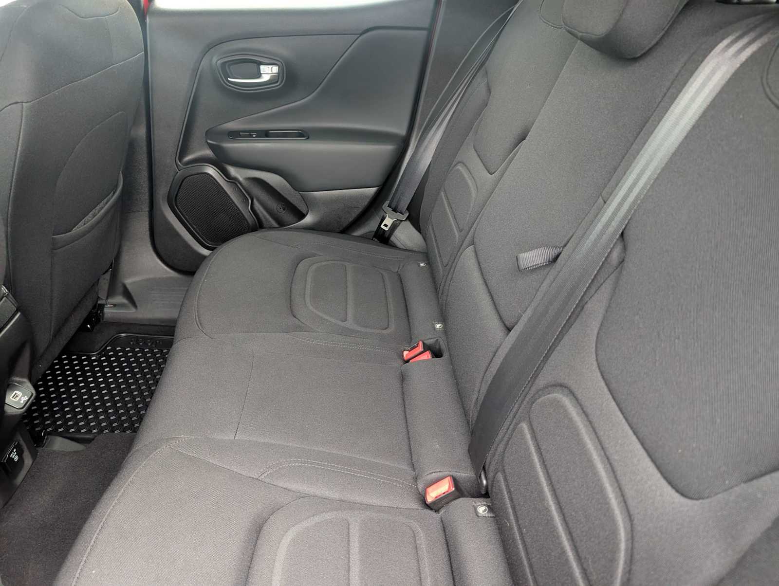 2022 Jeep Renegade Latitude - Photo 15