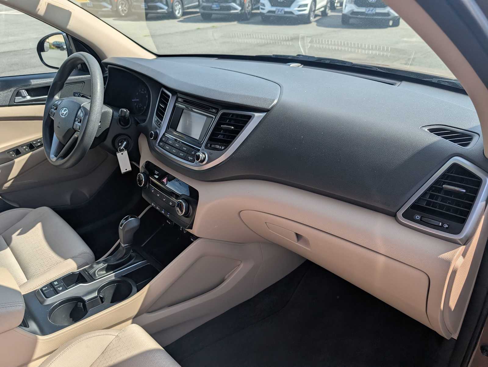 2017 Hyundai Tucson SE - Photo 28