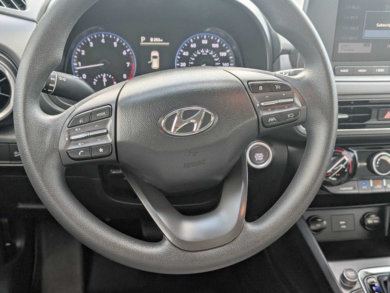 2023 Hyundai Kona SEL - Photo 17