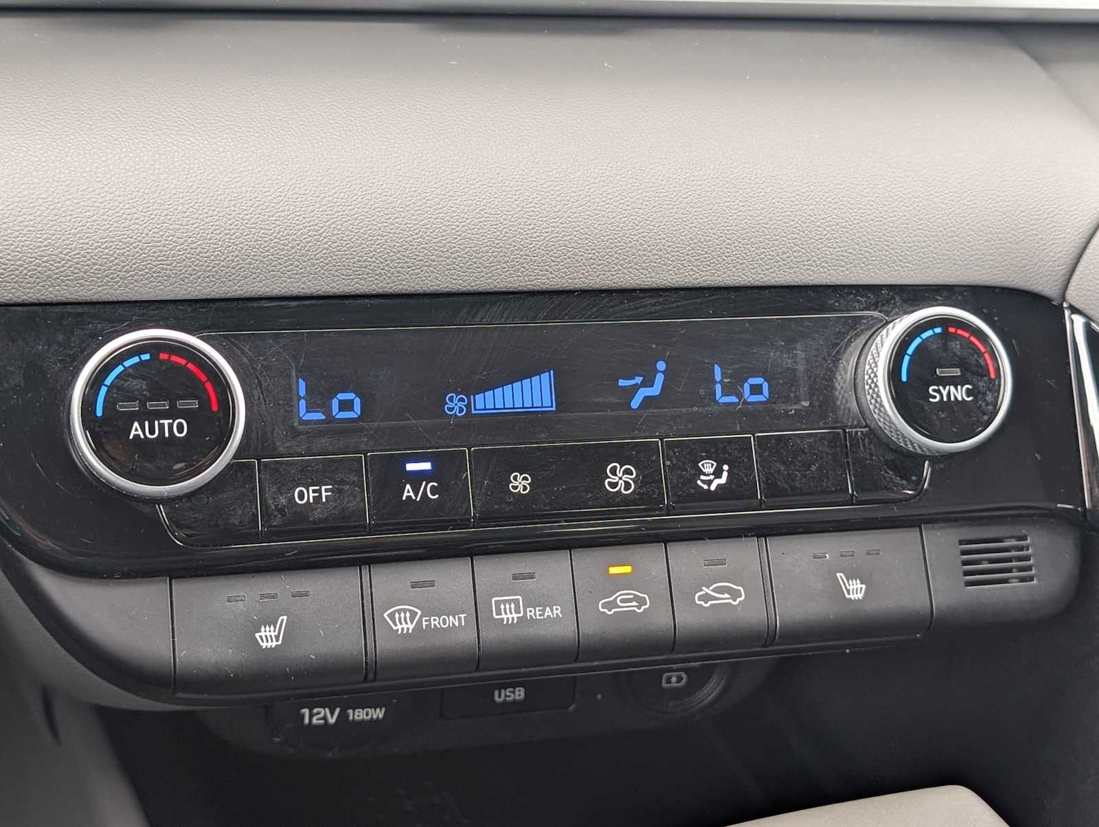 2021 Hyundai Elantra SEL - Photo 24