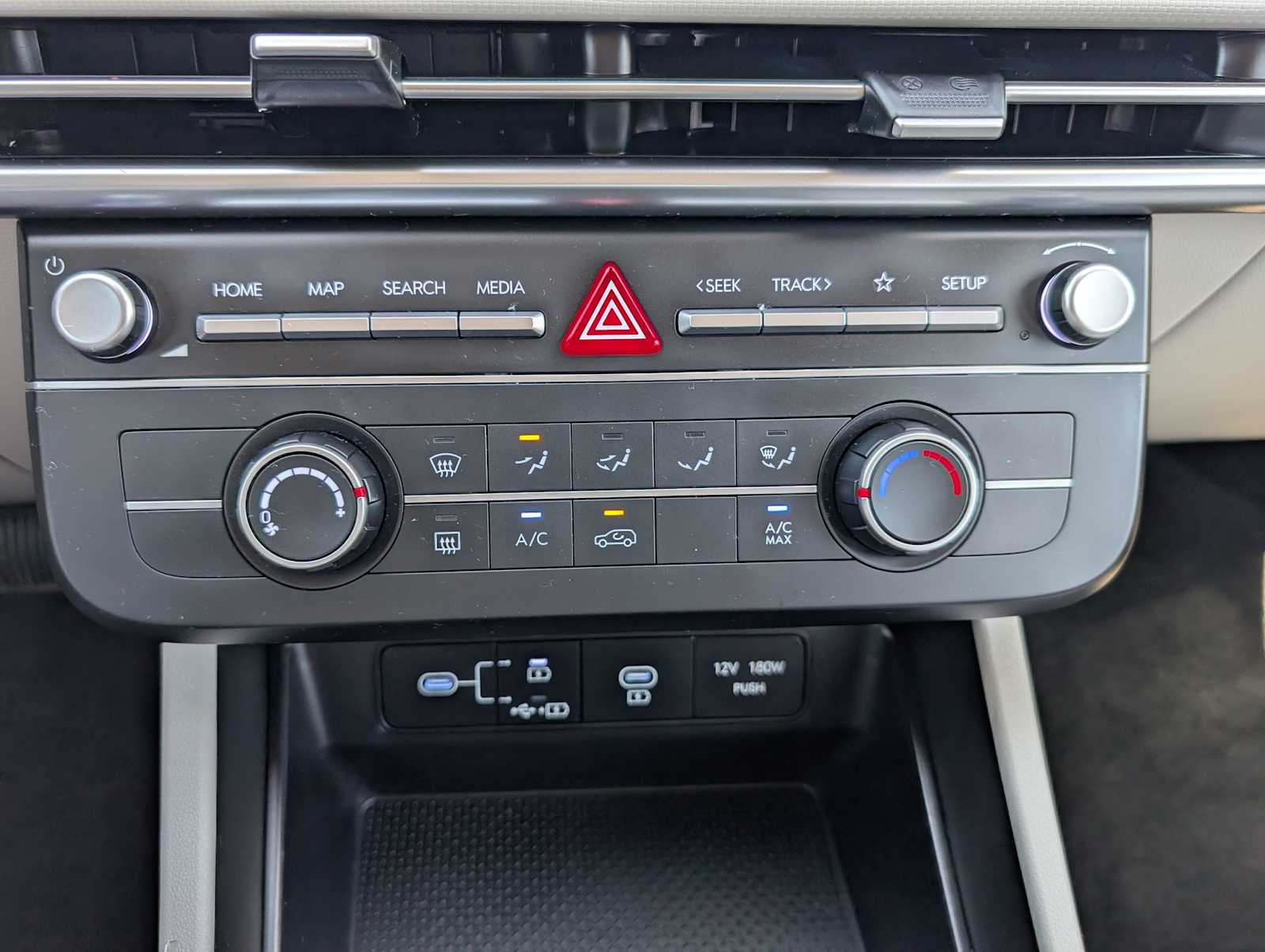 2025 Hyundai Tucson SE - Photo 23