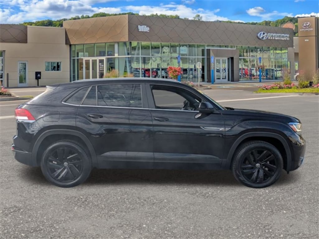 Used 2022 Volkswagen Atlas Cross Sport 3.6L V6 SE w/Technology SUV