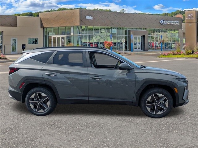 2025 Hyundai Tucson SEL photo 2