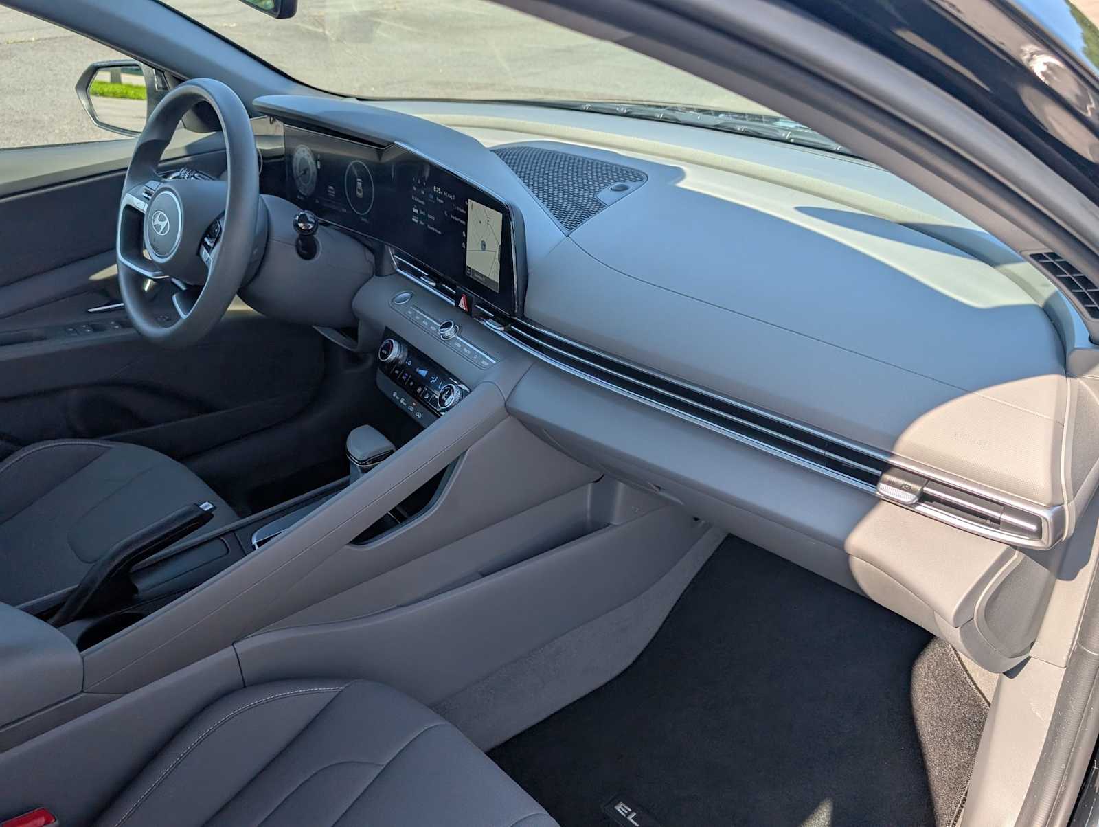 2024 Hyundai Elantra SEL - Photo 30