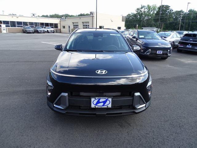2026 Hyundai Kona SEL photo 2