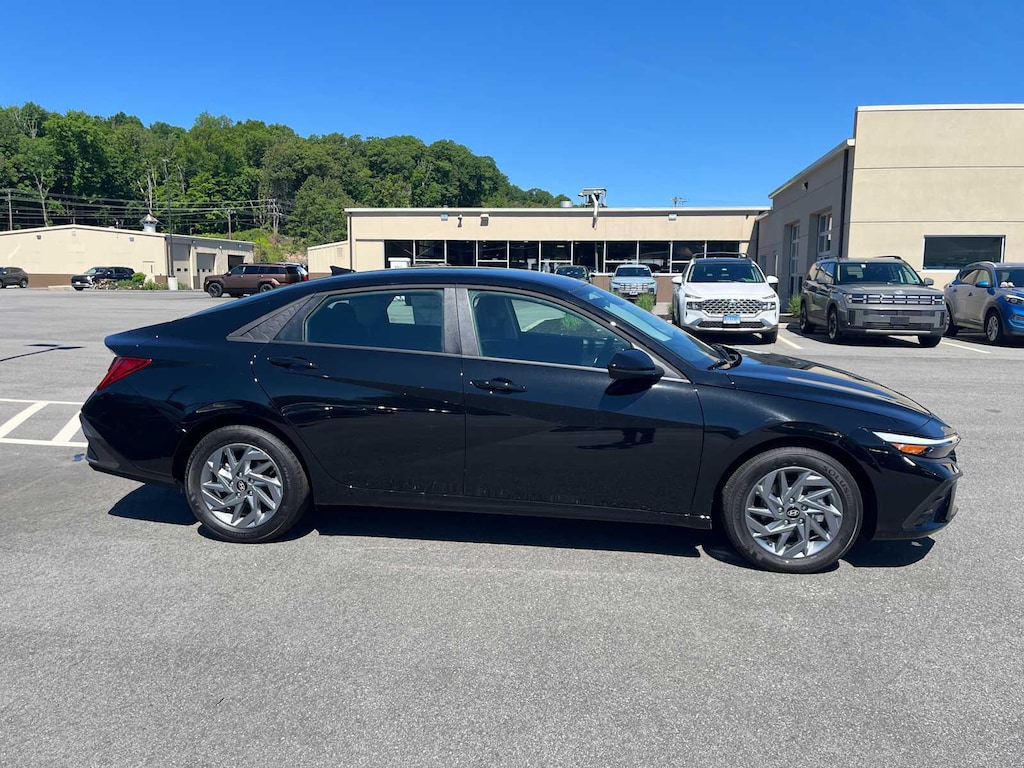 New 2026 Hyundai Elantra Hybrid Blue Sedan