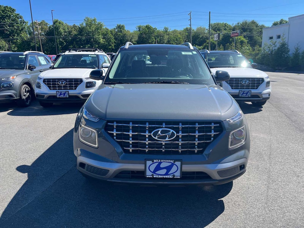 New 2026 Hyundai Venue SEL w/Two-Tone Roof SUV