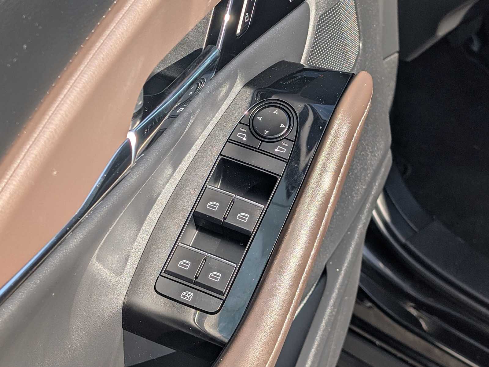 2023 Mazda CX-30 Premium - Photo 11