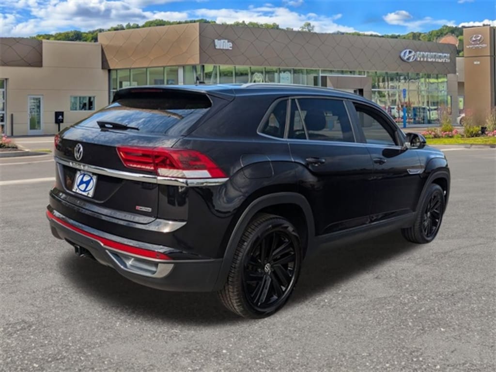 Used 2022 Volkswagen Atlas Cross Sport 3.6L V6 SE w/Technology SUV