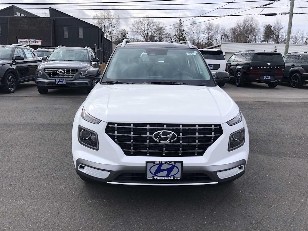New 2026 Hyundai Venue SEL w/Two-Tone Roof SUV