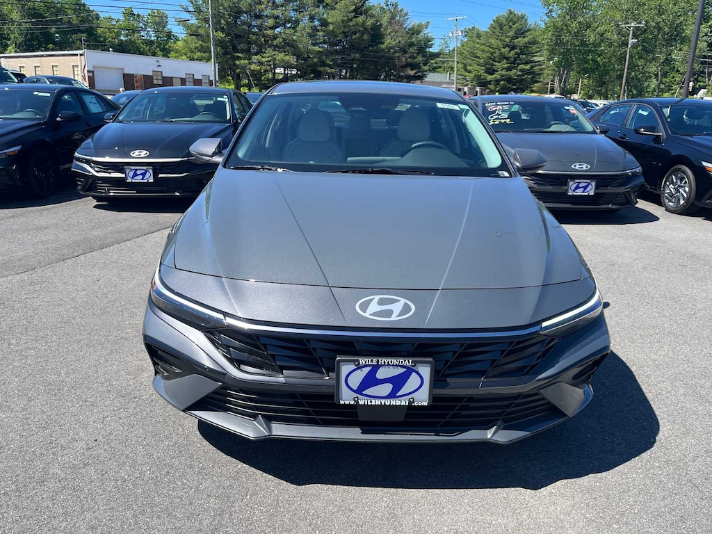 New 2026 Hyundai Elantra Limited Sedan