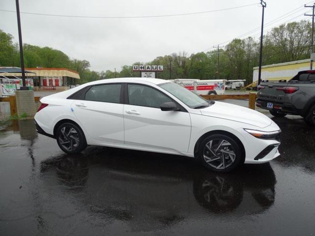 New 2025 Hyundai Elantra Hybrid SEL Sport Sedan