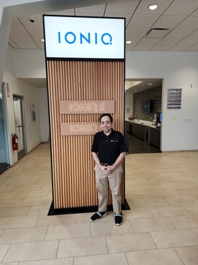 Staff member Riccardo Regina from ID_5e1210d55793