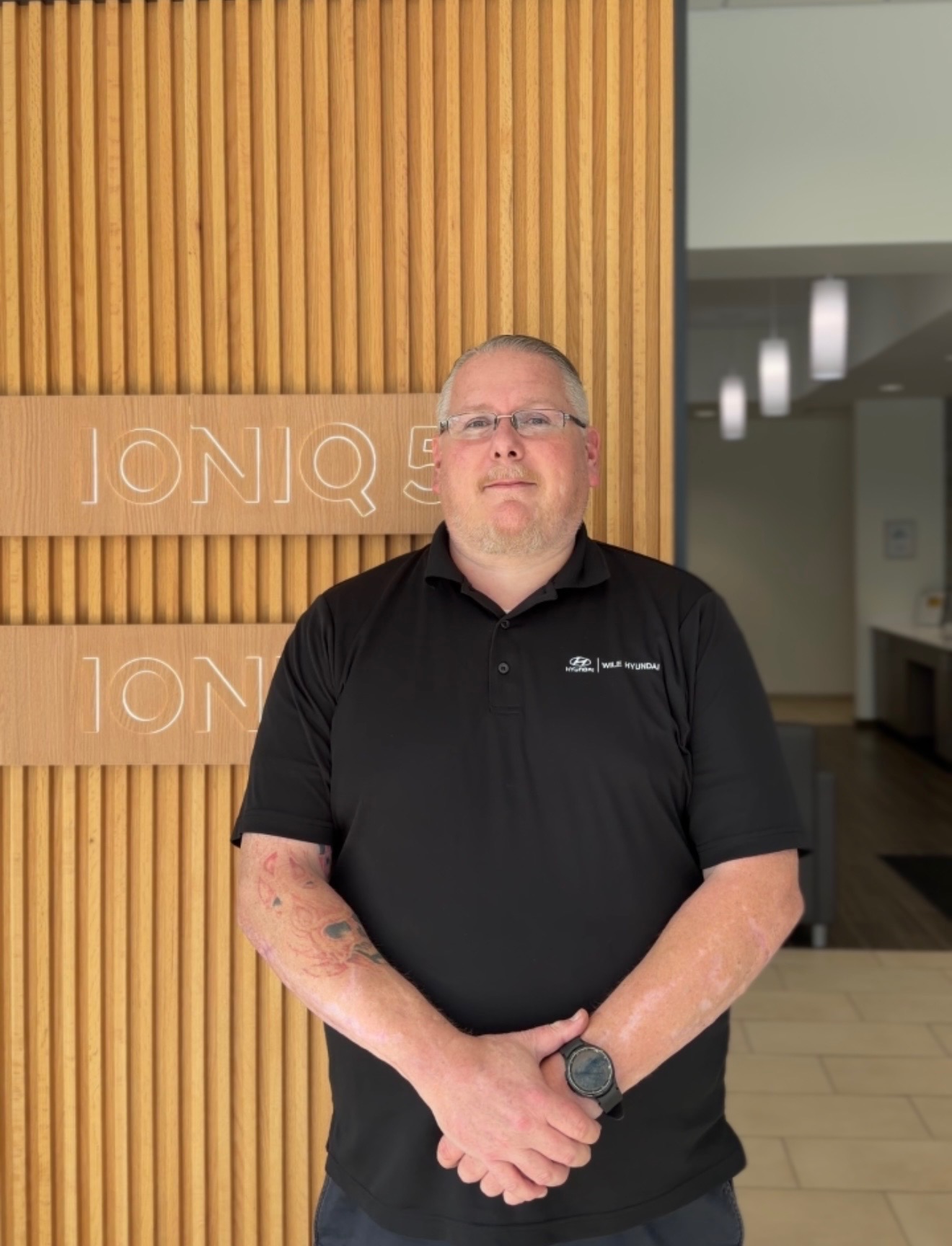 Staff member Edward Douton from ID_5e1210d55793