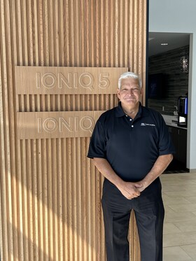 Staff member Christopher Antone from ID_5e1210d55793