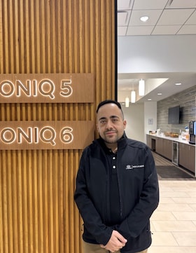 Staff member Riccardo Regina from ID_5e1210d55793