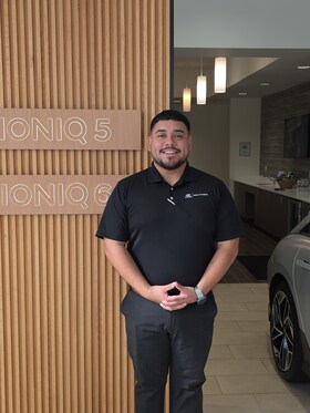 Staff member Jonathan Piedrasanta  from ID_5e1210d55793