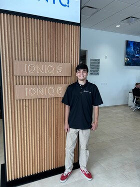 Staff member Wes Holstein from ID_1ee3b6a85a35