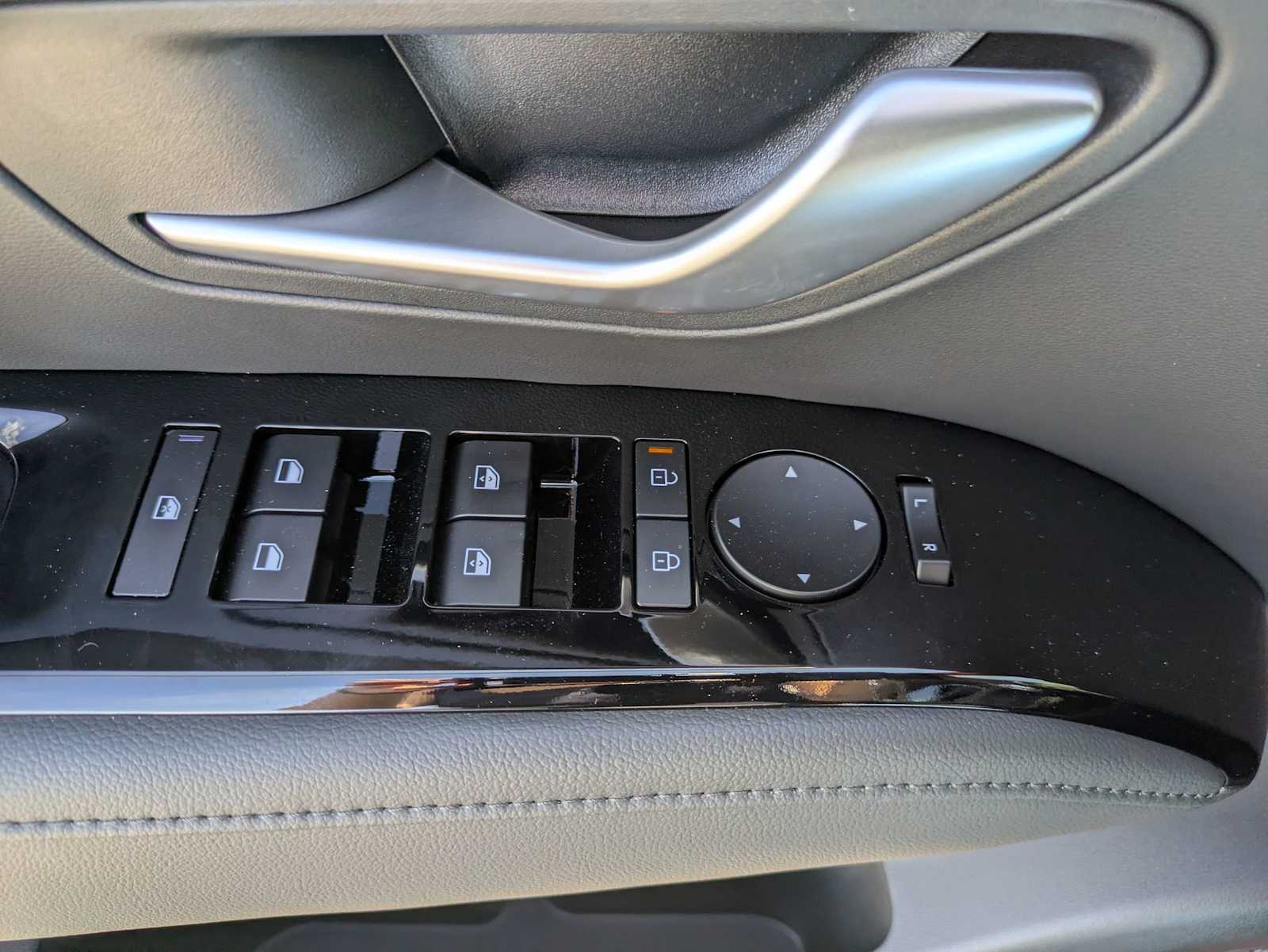 2025 Hyundai Tucson Limited - Photo 12