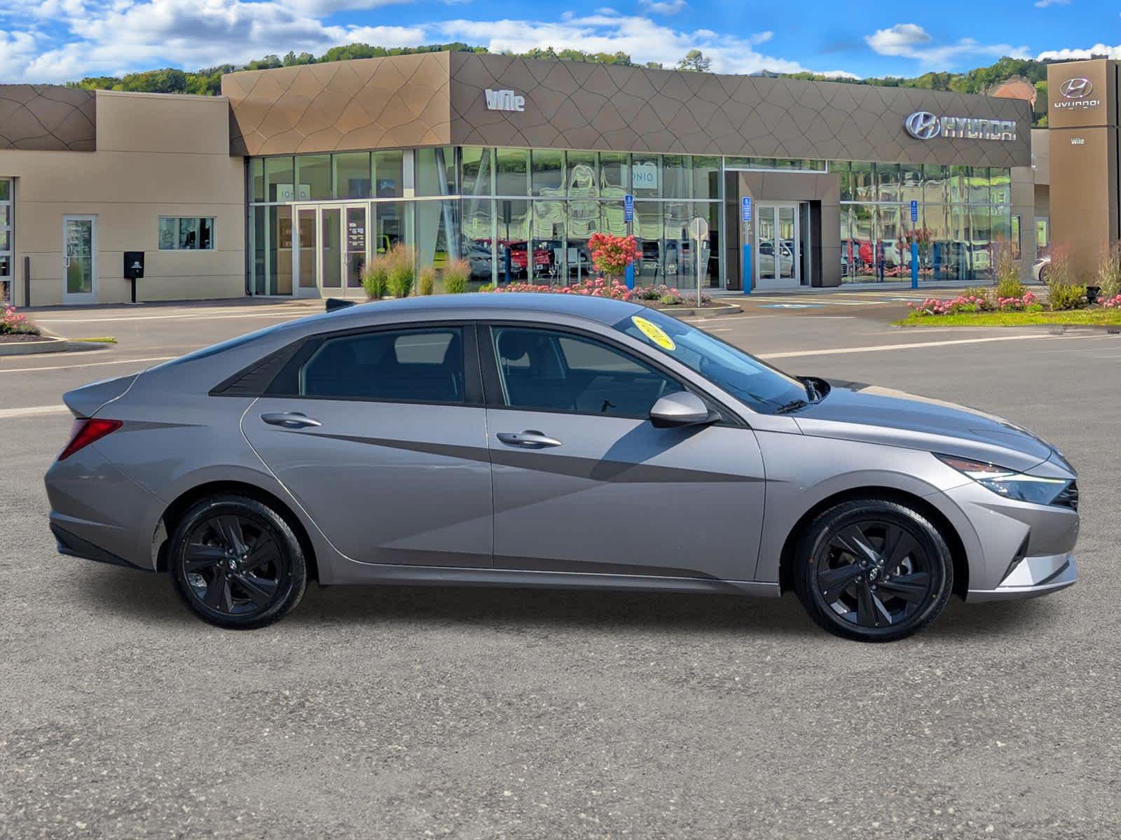 Used 2021 Hyundai Elantra SEL with VIN KMHLM4AG0MU133226 for sale in New London, CT