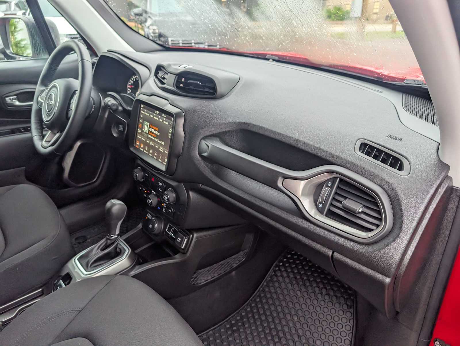 2022 Jeep Renegade Latitude - Photo 30