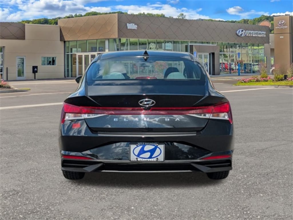 Used 2022 Hyundai Elantra SEL Sedan