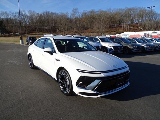 2026 Hyundai Sonata SEL's photo