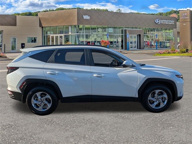 2022 Hyundai Tucson SEL photo 2