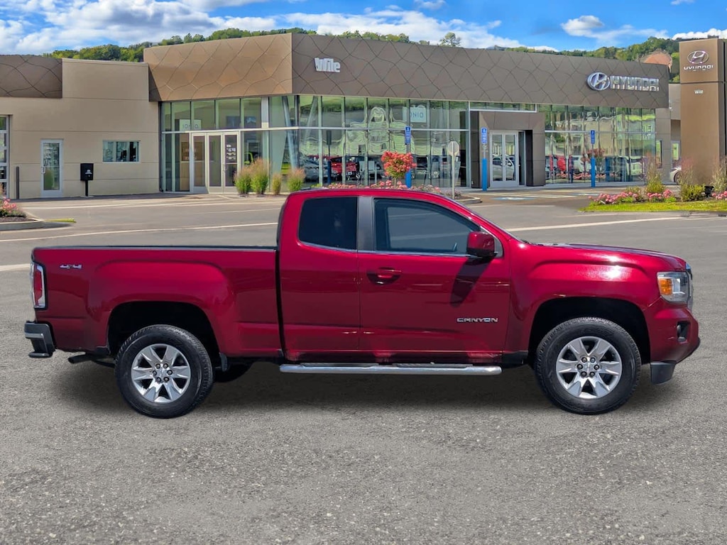 Used 2017 GMC Canyon 4WD SLE Ext Cab 128.3 Truck