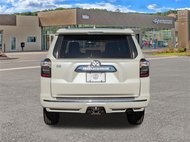 2022 Toyota 4Runner Limited photo 4